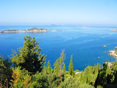 mavi lagün sahil peyzaj Ionian sea Corfu adasında 