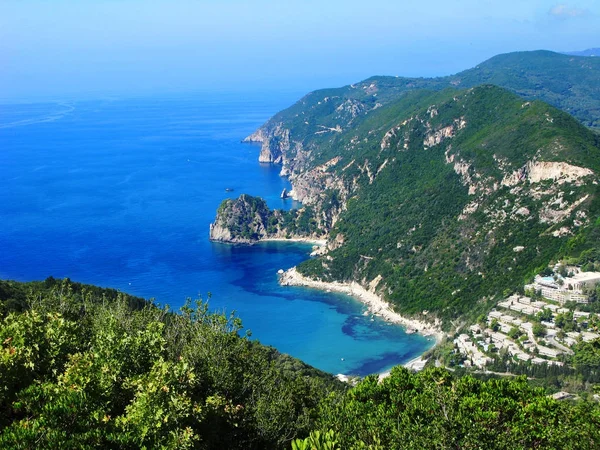 Blu laguna costa paesaggio mare ionico sull'isola di Corfù — Foto Stock