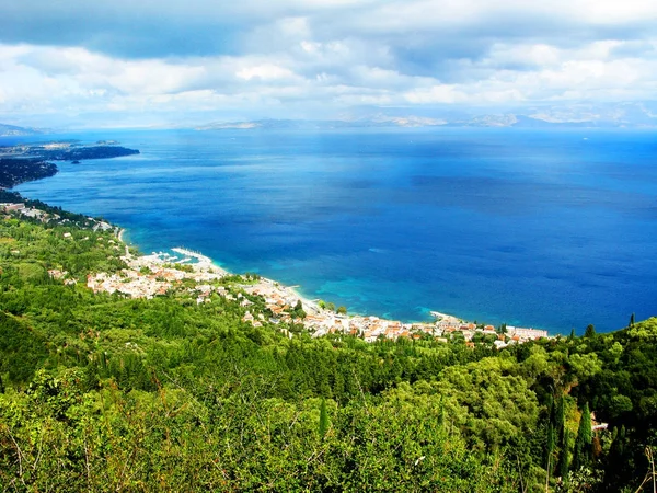 Modrá Laguna pobřeží krajina Jónského moře na ostrově Korfu — Stock fotografie