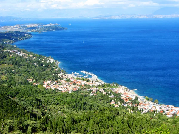 Blu laguna costa paesaggio mare ionico sull'isola di Corfù — Foto Stock