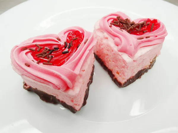 Szív forma sütemények édes étel desszert a Valentin-nap — Stock Fotó
