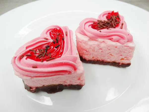 Hearts form cakes sweet food dessert on valentines day — Stock Photo, Image