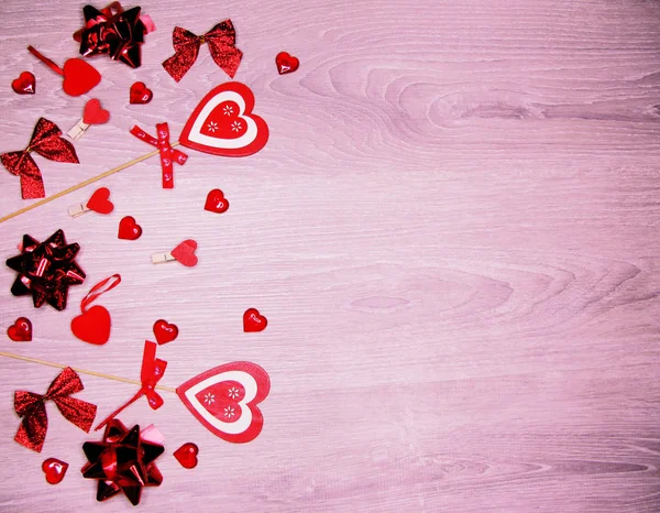 San Valentino amore amore vacanza concept cuori su vecchio sfondo di legno gr — Foto Stock