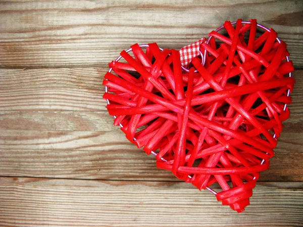Ημέρα του Αγίου Βαλεντίνου αγάπη διακοπές έννοια καρδιές στο παλιό ξύλινο έκφραση — Φωτογραφία Αρχείου