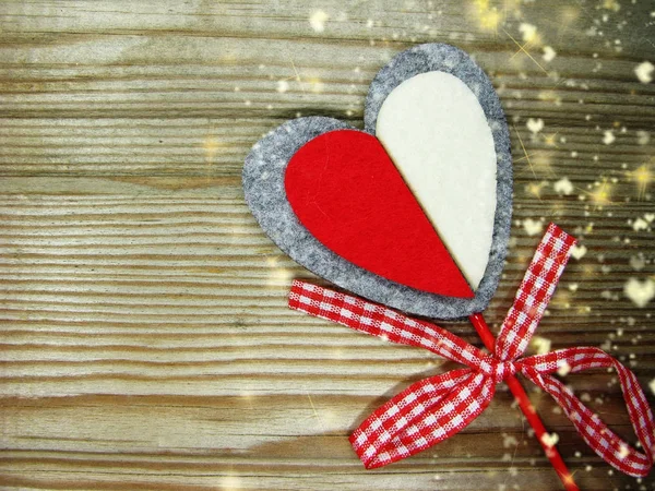 Saint Valentin amour concept vacances coeurs sur vieux backgr en bois — Photo