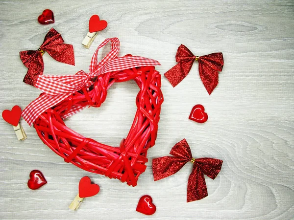 Valentine's day love holiday concept hearts on old wooden backgr — Stock Photo, Image