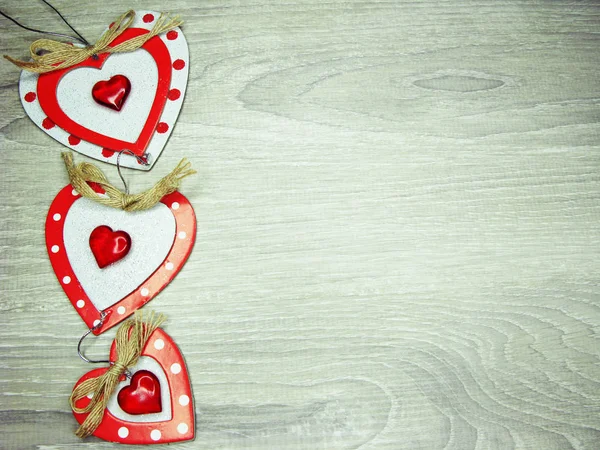 Valentin-napi szerelmes szívek holiday koncepció-a régi fa háttérben — Stock Fotó