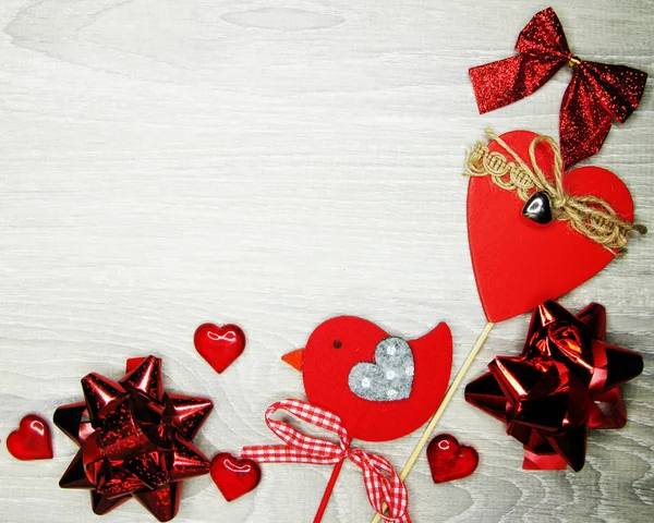 Día de San Valentín amor concepto de vacaciones corazones en viejo backgr de madera —  Fotos de Stock