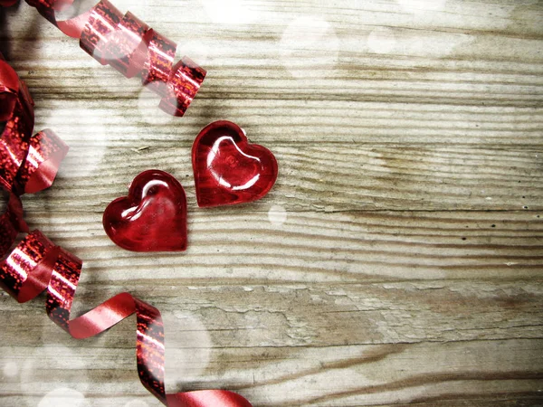 Alla hjärtans dag love holiday concept hjärtan på gamla trä bakgr — Stockfoto