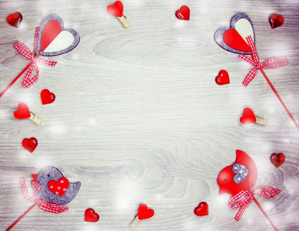 Je Valentýn láska holiday koncept srdce na staré dřevěné pozadí — Stock fotografie