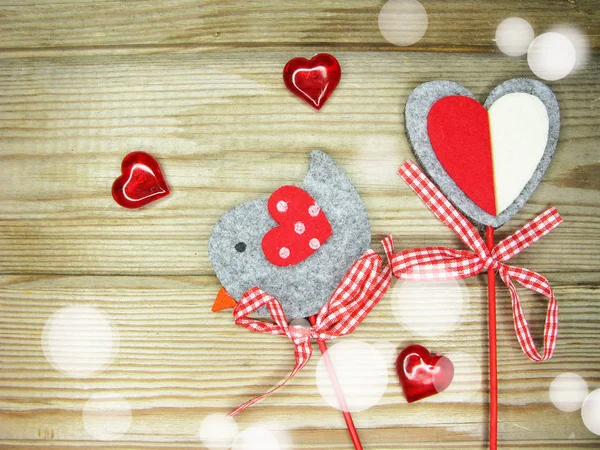 День Валентина любові концепція свята серця на старому дерев'яному фоні — стокове фото