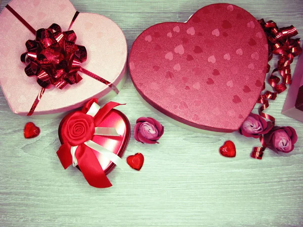 Cuori e fiori di rosa biglietto di auguri San Valentino amore vacanza — Foto Stock