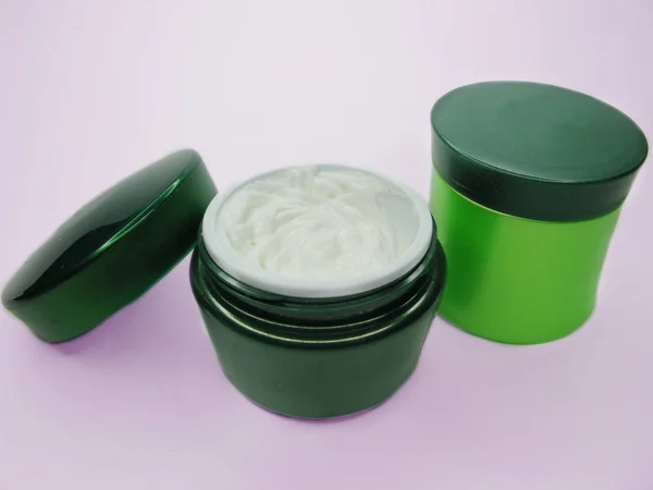 Creme cosmético para cuidados com a pele rosto saúde — Fotografia de Stock