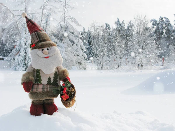 Happy santa christmas wenskaart met sneeuw en sneeuwvlokken — Stockfoto