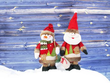 kar ve snowfl ile mutlu santa kardan adam Noel tebrik kartı