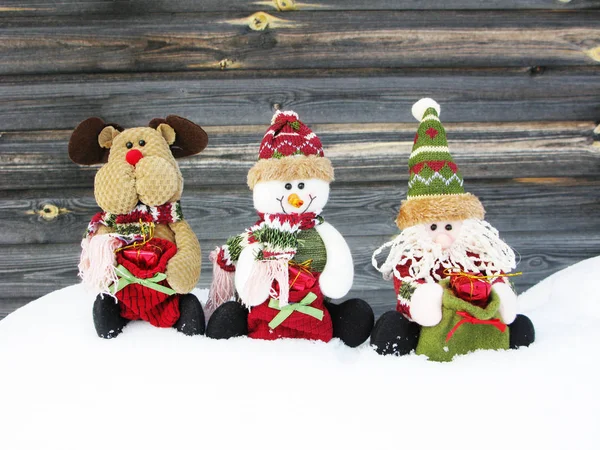 Happy santa sneeuwpop elanden christmas wenskaart met sneeuw en sn — Stockfoto