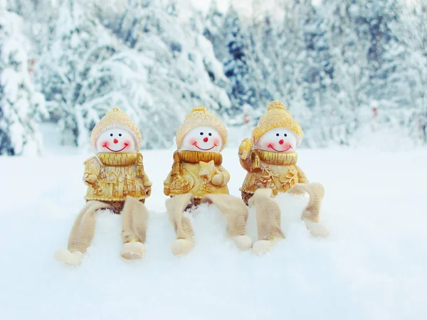 Joyeux bonhommes de neige carte de voeux de Noël avec neige et flocons de neige — Photo