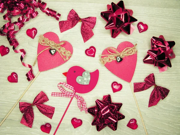 Valentine's day love holiday concept hearts on old wooden backgr — Stock Photo, Image