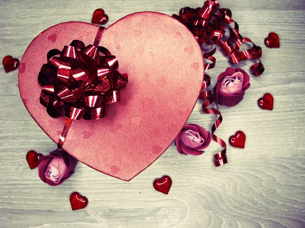 Coeur et rose fleurs carte de voeux Saint Valentin amour holid — Photo