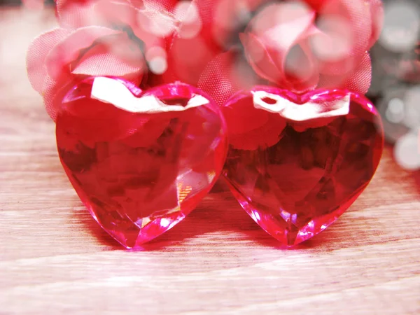 水晶两颗宝石心情人节爱假日概念回 — 图库照片