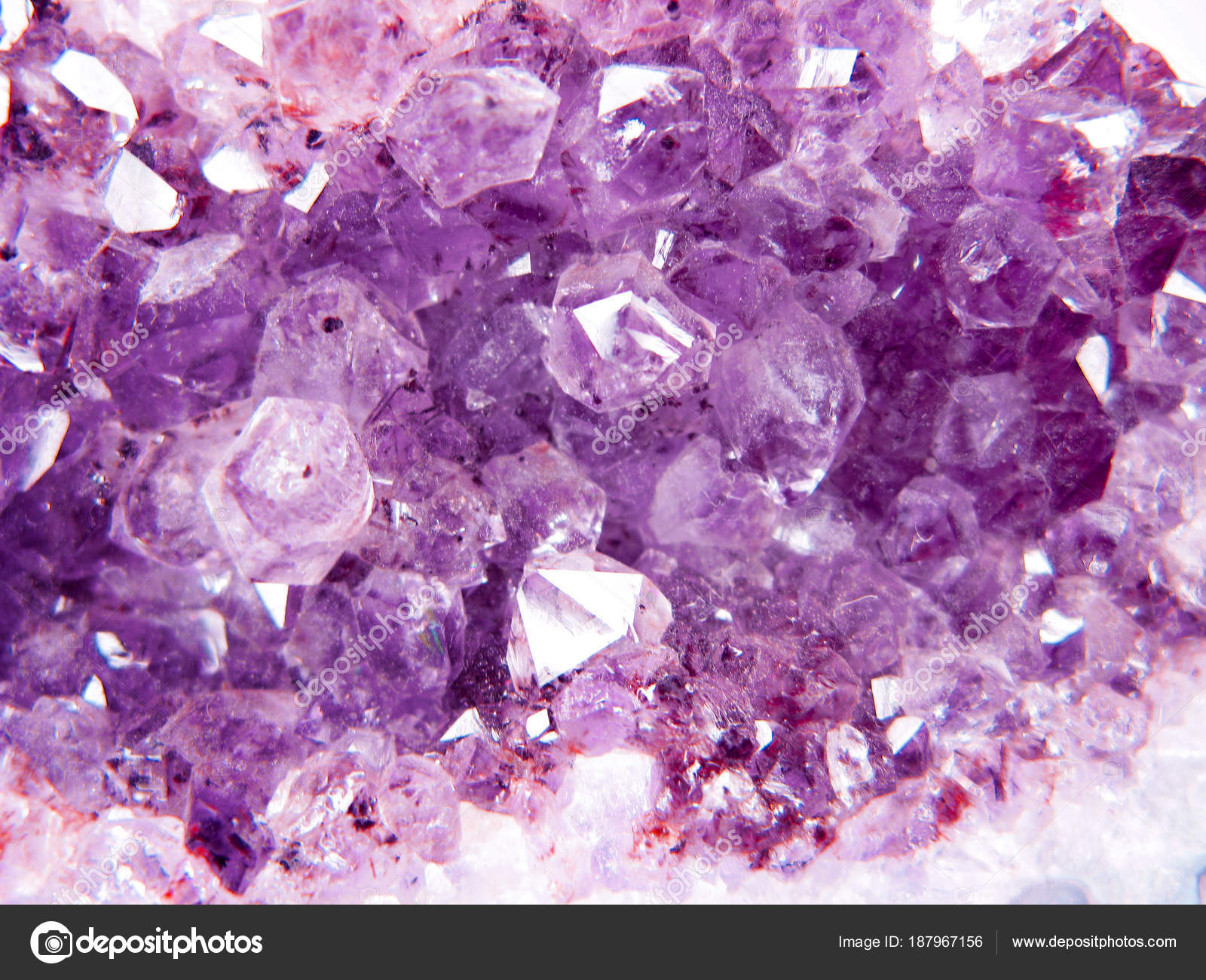 紫水晶宝石石英矿物地质背景 图库照片 C Nastya22