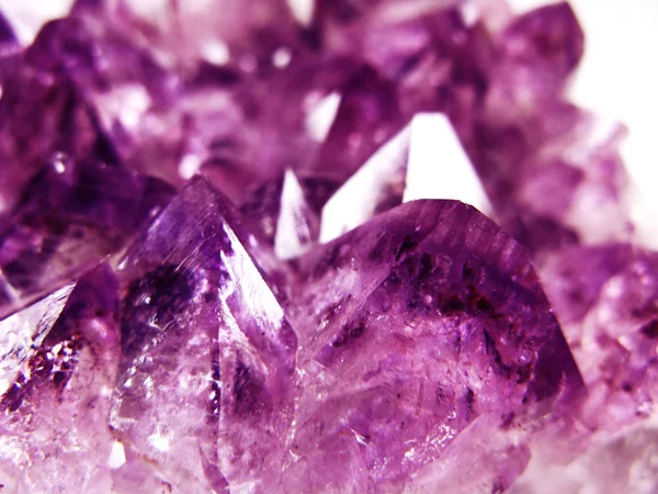 Amethyst drahokam crystal quartz minerální geologického podloží — Stock fotografie