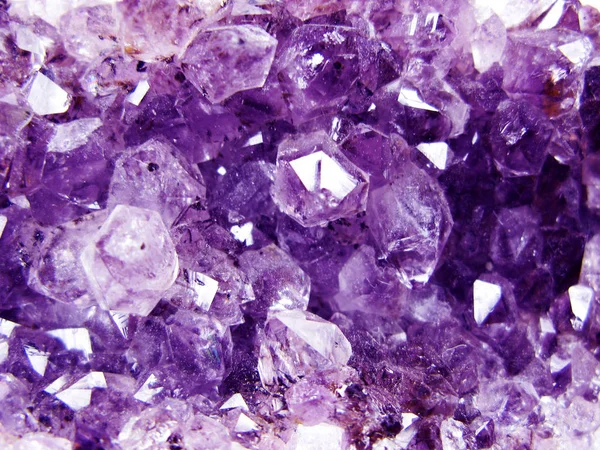 Amatista gema cristal cuarzo mineral fondo geológico — Foto de Stock