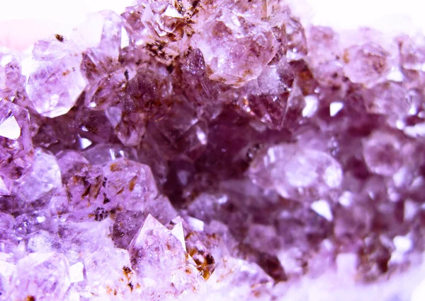 Amethyst drahokam crystal quartz minerální geologického podloží — Stock fotografie