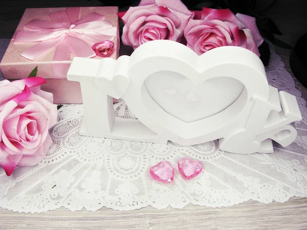 하트와 장미 꽃 인사말 카드 발렌타인 사랑 holid — 스톡 사진