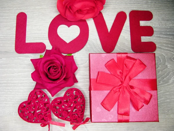 Geschenk-Box und Rose Blumen Grußkarte Valentinstag Liebe hol — Stockfoto