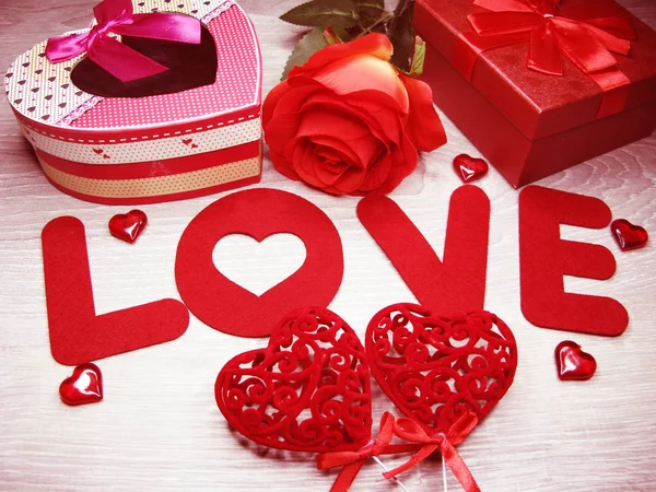 Geschenk-Box und Rose Blumen Grußkarte Valentinstag Liebe hol — Stockfoto