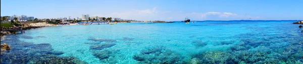Panorama da praia costa paisagem Mediterrâneo mar Chipre islã — Fotografia de Stock