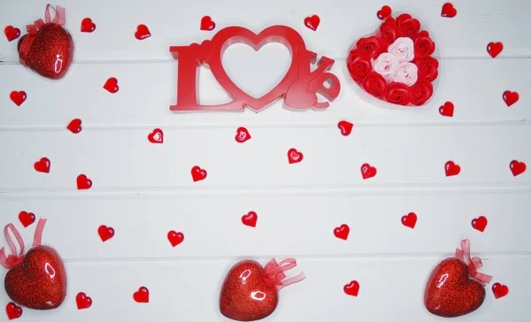 Decoração de corações de amor presente de dia dos namorados — Fotografia de Stock