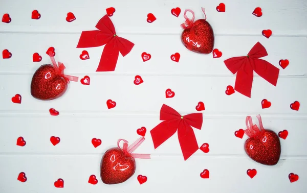 愛のバレンタインデーの贈り物のための心の装飾 — ストック写真