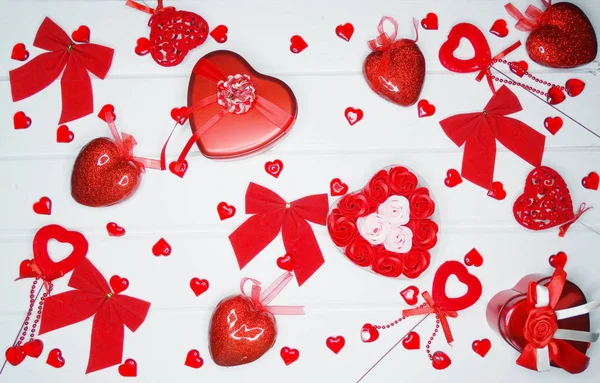 Cadeau boîte coeurs décor pour l'amour cadeau Saint-Valentin — Photo