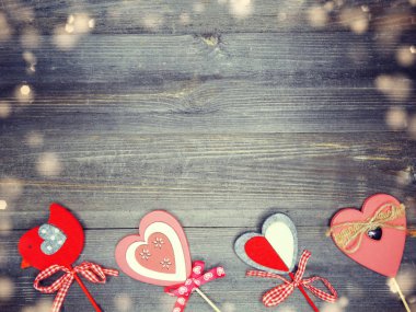 aşk sevgililer günü hediyesi için kalpler dekor