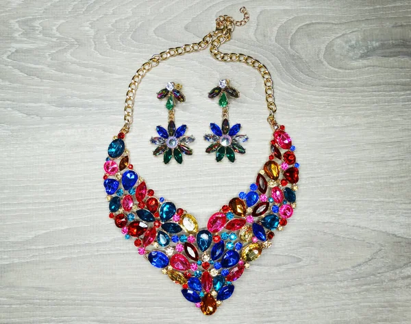 Jewelry fashion set necklace earrings with colorful crystals — ストック写真