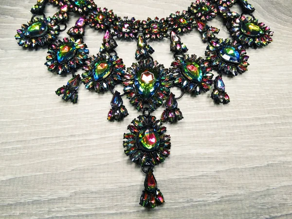 Jewelry fashion beads necklace background with colorful crystals — Stok fotoğraf