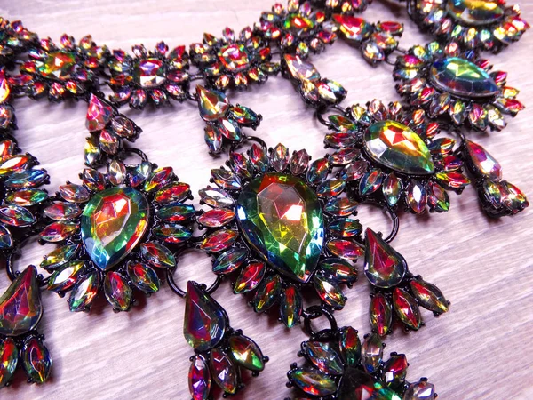 Jewelry fashion beads necklace background with colorful crystals — Stok fotoğraf