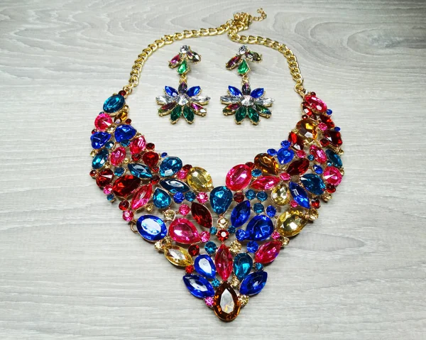 Jewelry fashion set necklace earrings with colorful crystals — ストック写真