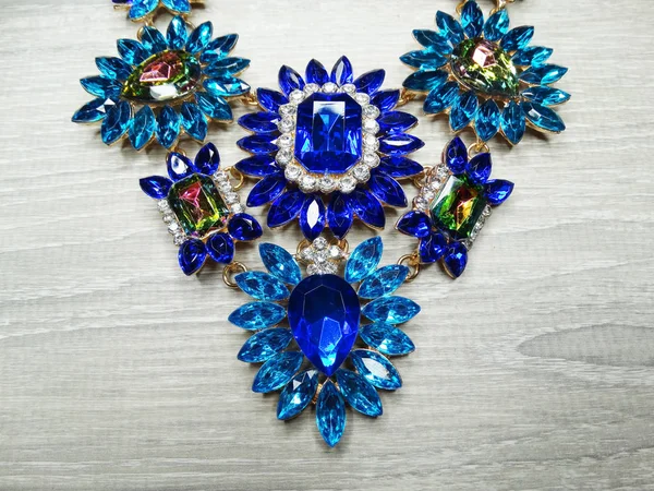 Jewelry fashion beads necklace background with colorful crystals — 스톡 사진