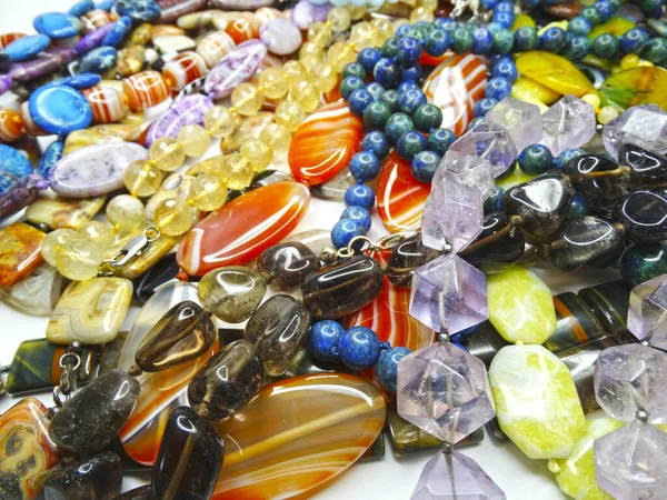 Šperky Pozadí Módní Náhrdelník Korálků Světlými Krystaly — Stock fotografie