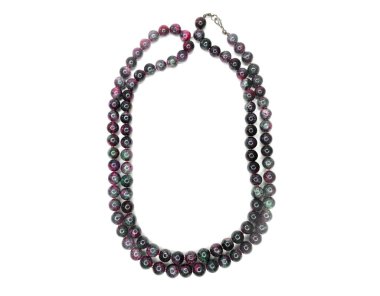 Doğal taşlar, kristaller ve turmalin içeren takı boncukları.                              