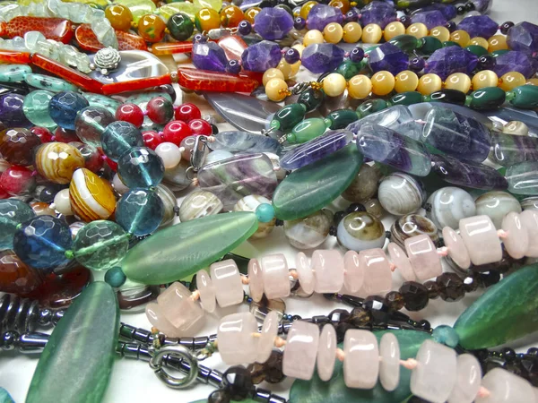 Schmuck Hintergrund Mode Perlen Halskette Mit Hellen Kristallen — Stockfoto