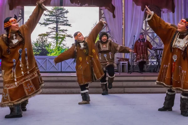 Moskova, Rusya-13 Aralık 2017: Kamchatka Evenk topluluğu Nulgur (Nomad)