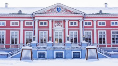 Moskova, Rusya - 24 Ocak 2018: manor Kuskovo, 18. yüzyılın tarzı klasisizm arka cephe ahşap Saray.