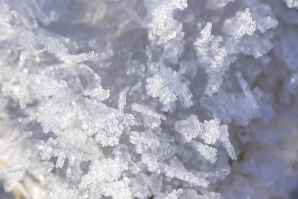 Natuurlijke Sneeuwvlokken Sneeuw Kristallen Ijs Rijm Vorst Wit Kerst Achtergrond — Stockfoto