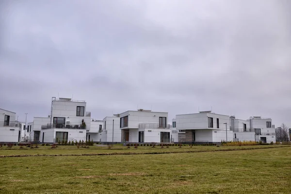 Vista Los Nuevos Edificios Residenciales Tipo Cabaña — Foto de Stock