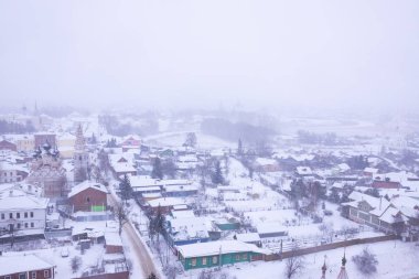 Rusya 'nın Altın Yüzüğü. Kışın kar yağarken Suzdal 'ın yukarıdan görünüşü