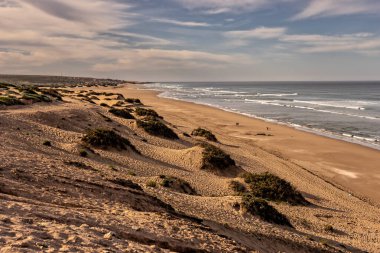 Güney Fas 'ın Atlantik kıyısındaki Sidi Rbat yakınlarında kum tepeleri